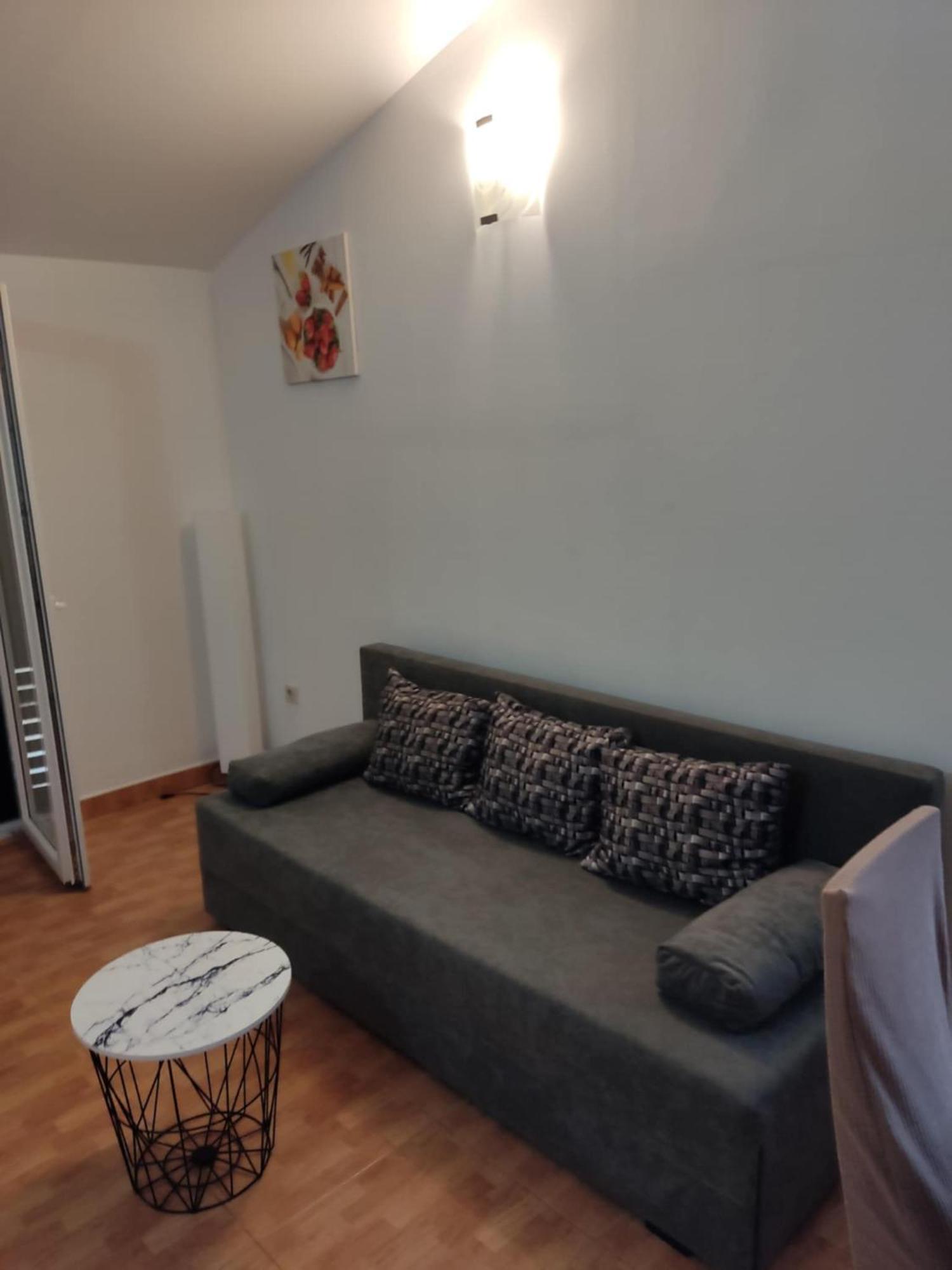 Apartments Ivana 로비스테 외부 사진